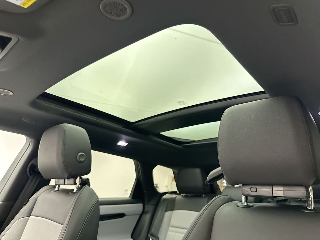 Thumbnail: 2026 Land Rover Range Rover Evoque - 11