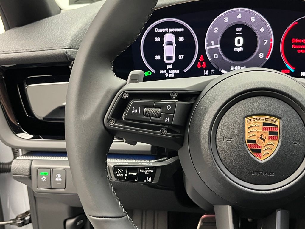 Thumbnail: 2025 Porsche Panamera - 13