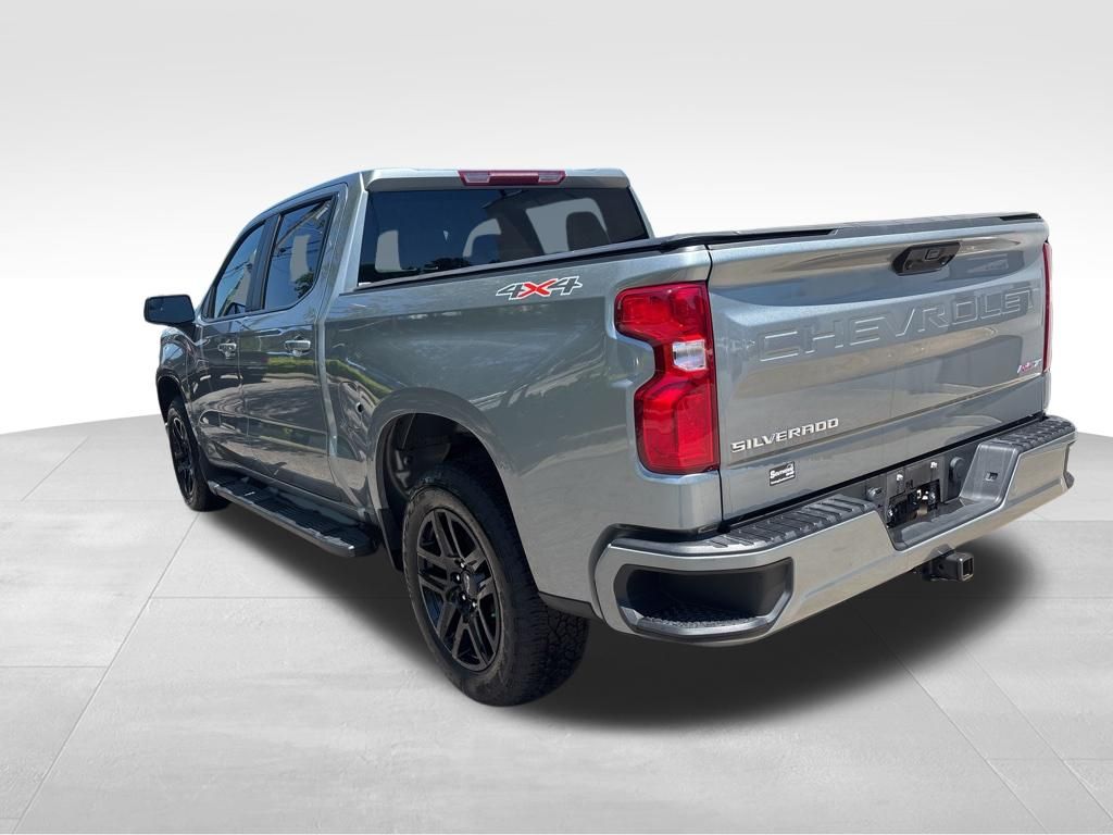Used 2025 Gray Chevrolet RST image 4