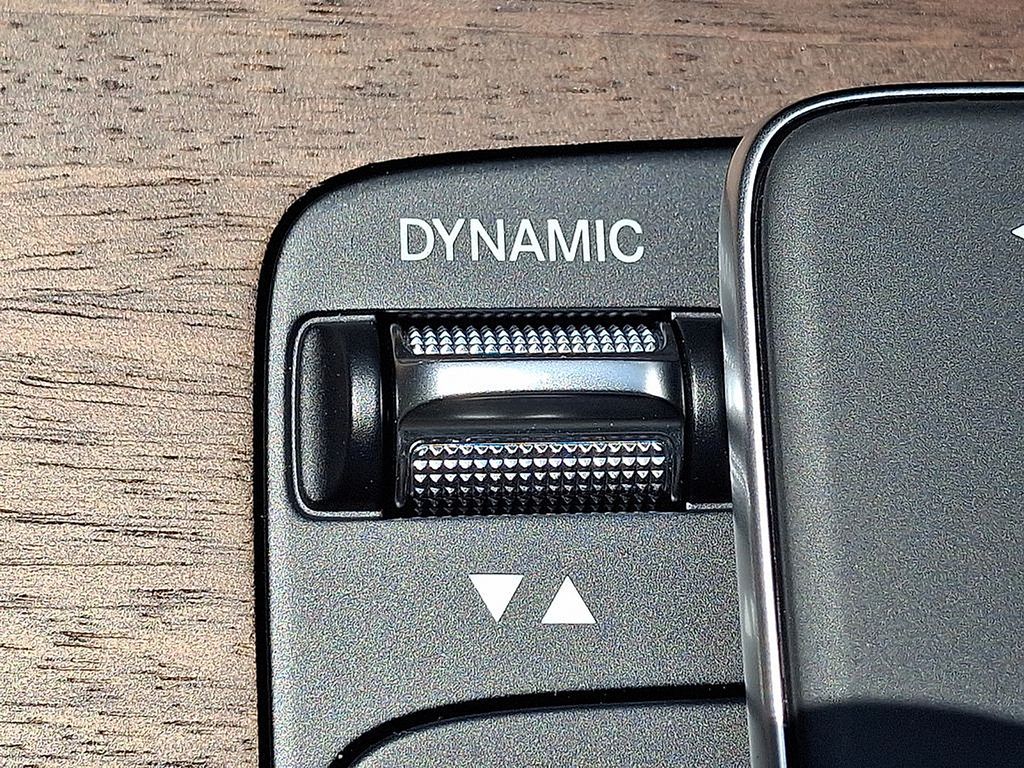 Thumbnail: 2025 Mercedes-Benz GLE - 19