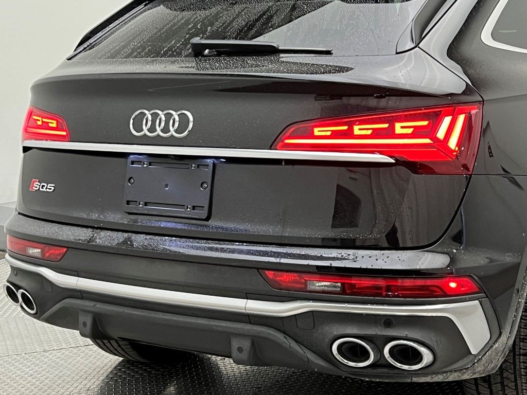 Thumbnail: 2023 Audi SQ5 - 7