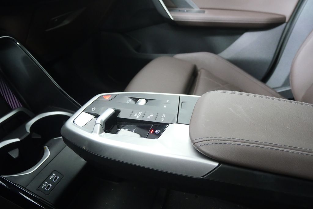 Thumbnail: 2023 BMW X1 - 24