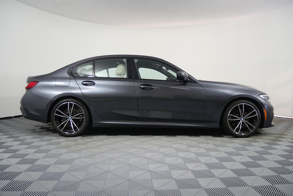 Thumbnail: 2022 BMW 3 Series - 2