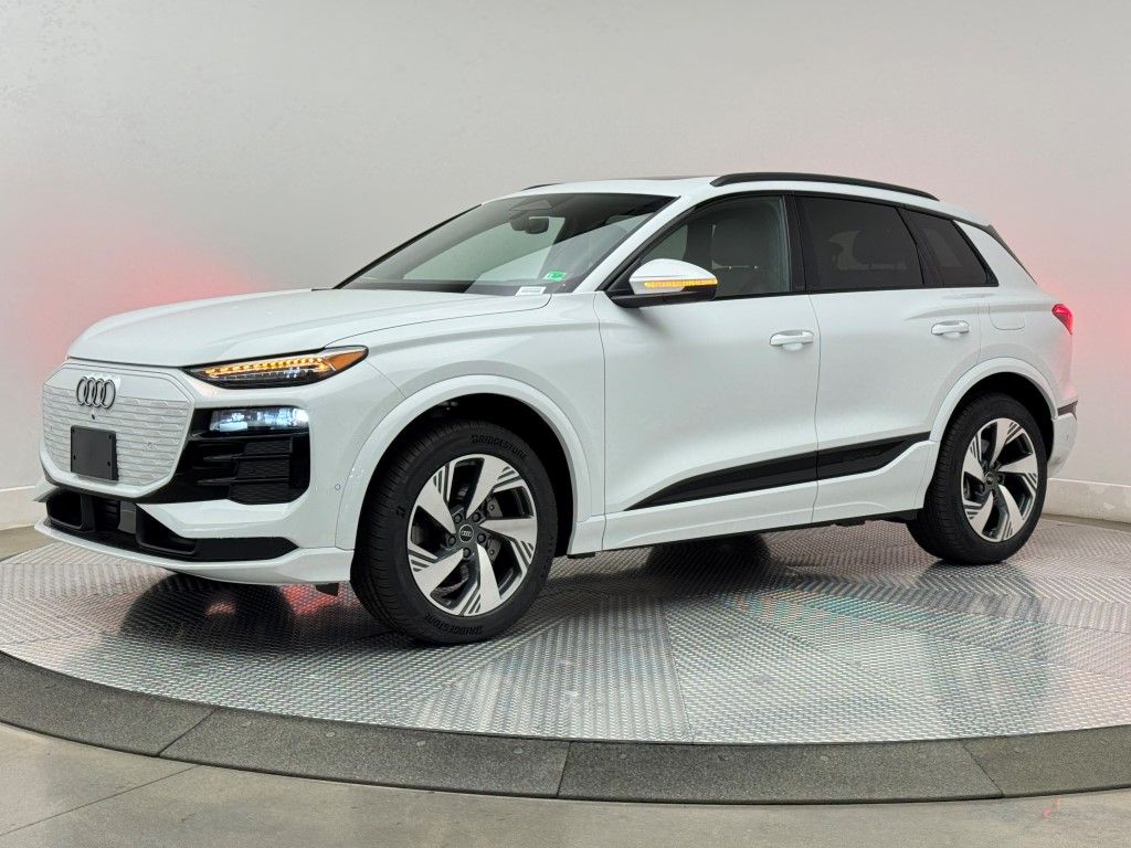 2025 Audi e-tron Premium 5