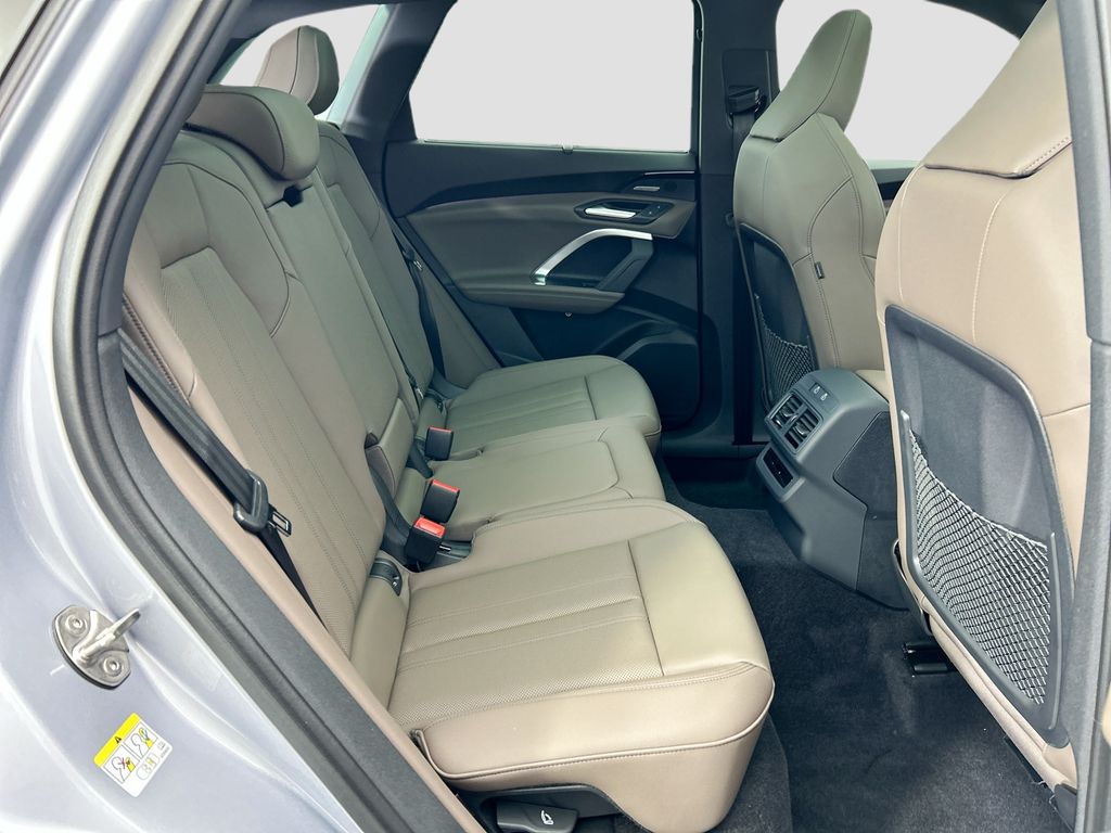 Thumbnail: 2025 Audi Q5 - 22