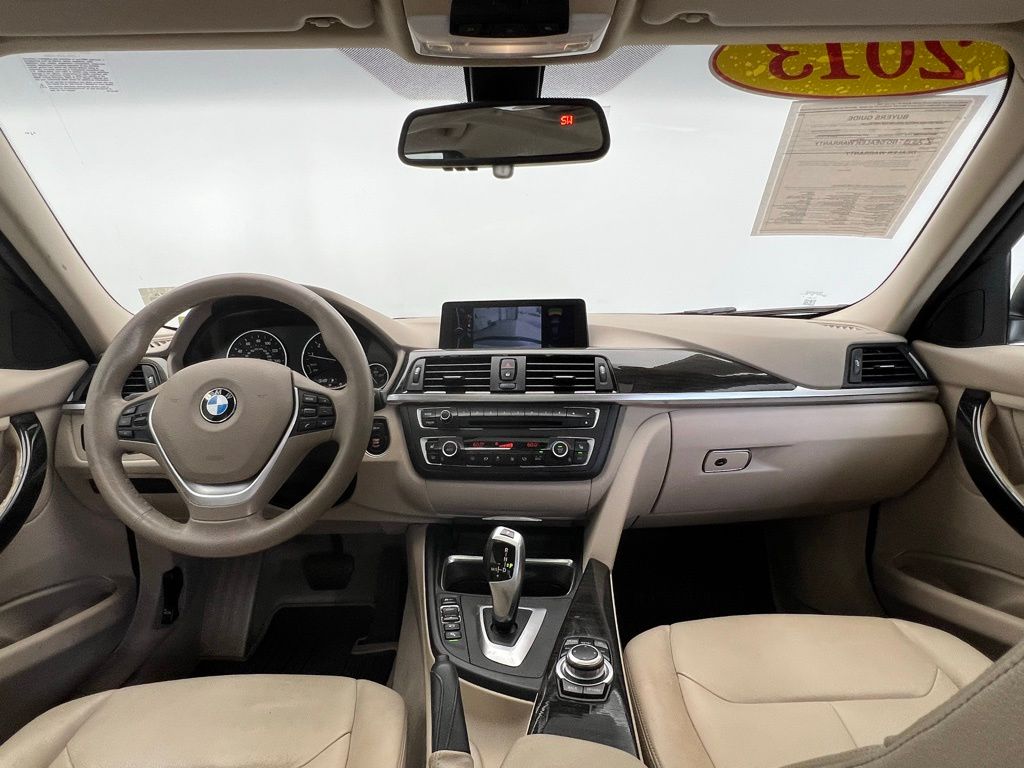 Thumbnail: 2013 BMW 3 Series - 10