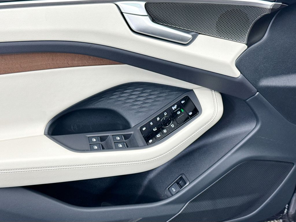 Thumbnail: 2026 Audi A6 - 23