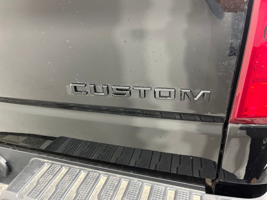 Thumbnail: 2026 Chevrolet Silverado 1500 - 18
