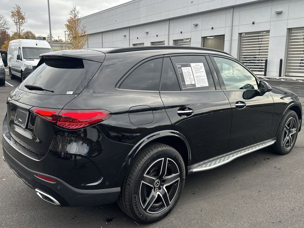 2023 Mercedes-Benz GLC GLC 300 8