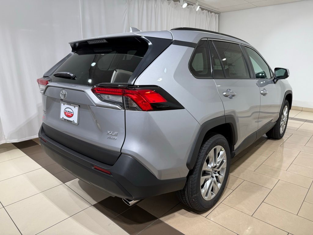 Thumbnail: 2025 Toyota RAV4 - 5