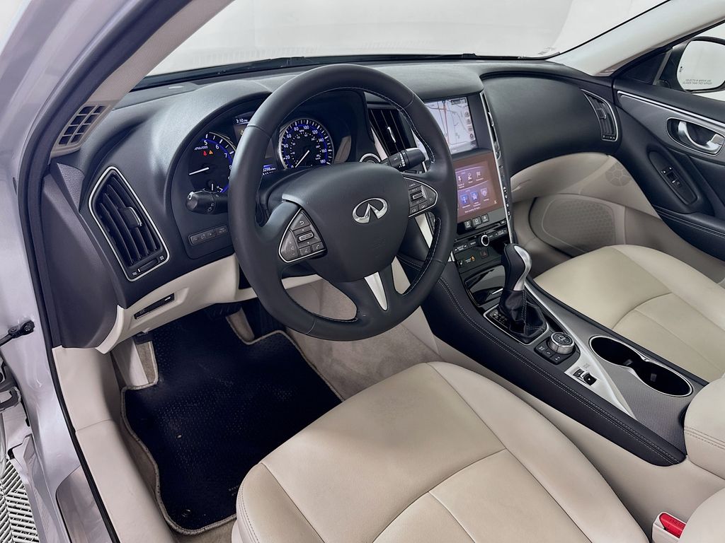 Thumbnail: 2014 INFINITI Q50 - 9