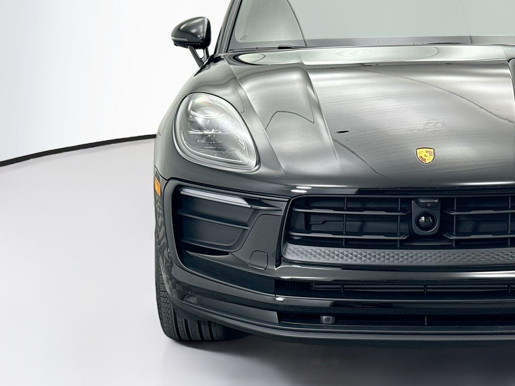 Thumbnail: 2026 Porsche Macan - 12