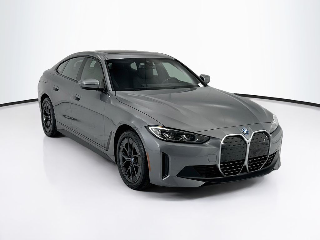 Thumbnail: 2023 BMW i4 - 3