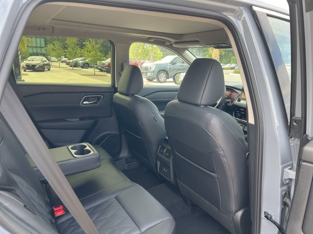 2025 Boulder Gray Pearl Nissan Rogue Platinum FWD SUV