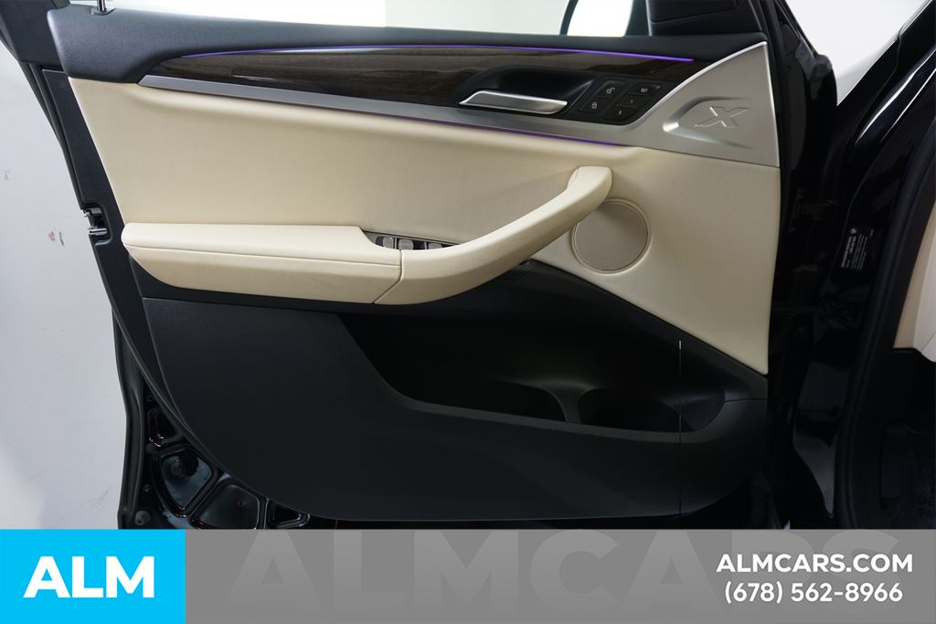 Used 2022 Black BMW sDrive30i image 52