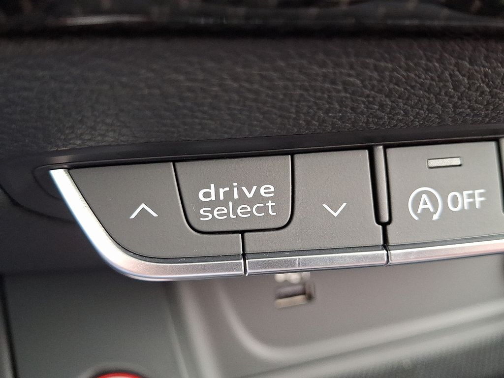 Thumbnail: 2019 Audi S4 - 25