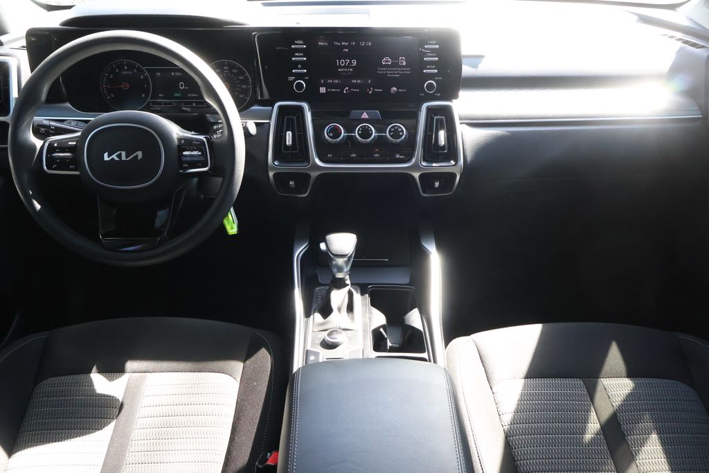 Thumbnail: 2022 Kia Sorento - 14