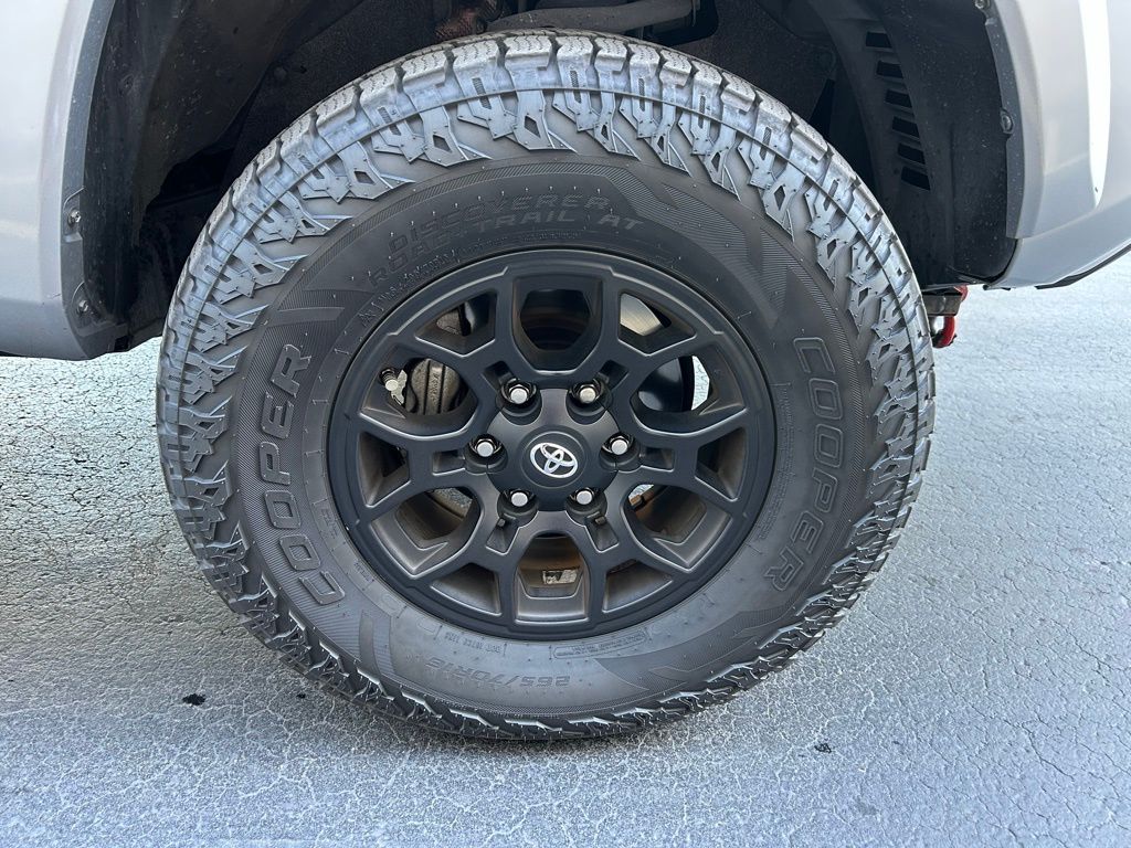 Thumbnail: 2020 Toyota Tacoma - 9