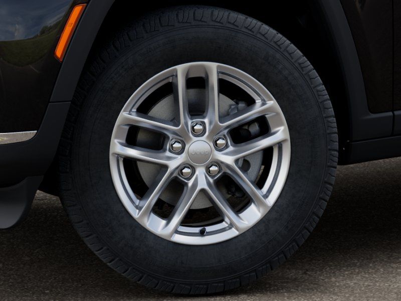 New 2026 Diamond Black Crystal Pearlcoat Jeep Laredo image 8