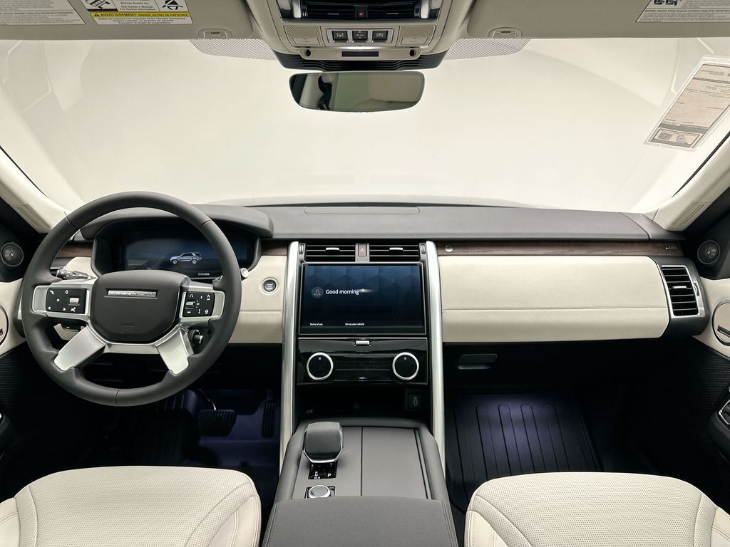 Thumbnail: 2026 Land Rover Discovery - 8