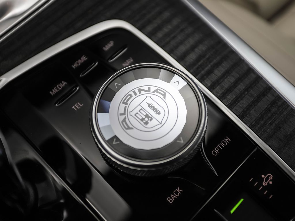Thumbnail: 2026 BMW X7 - 25