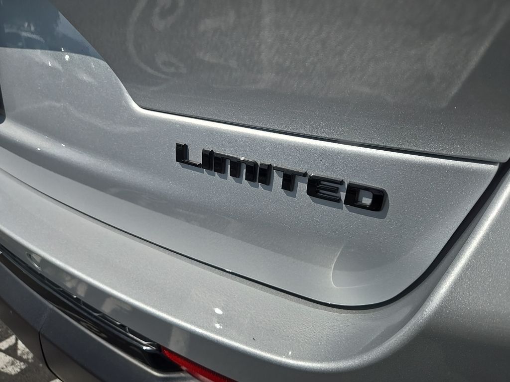 Thumbnail: 2024 Jeep Grand Cherokee L - 12