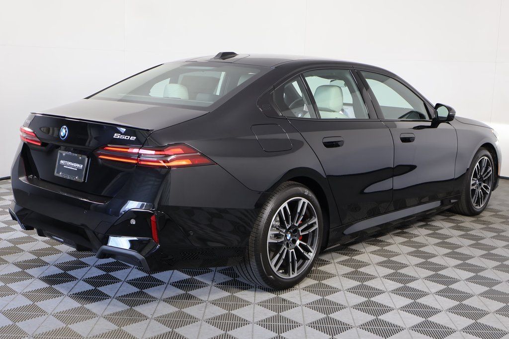 Thumbnail: 2026 BMW 5 Series - 2