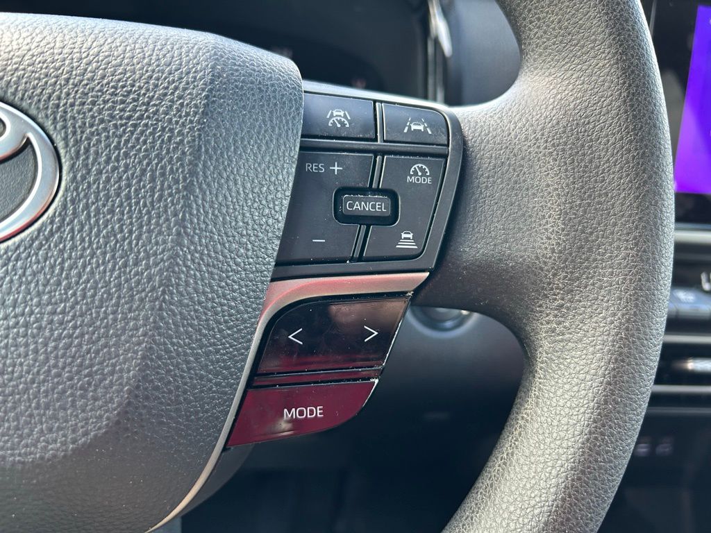 Thumbnail: 2025 Toyota Camry - 18