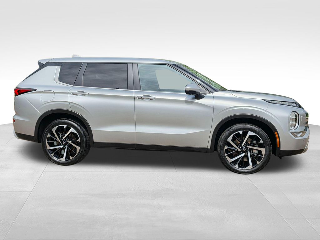 Used 2024 Mitsubishi Outlander SUV