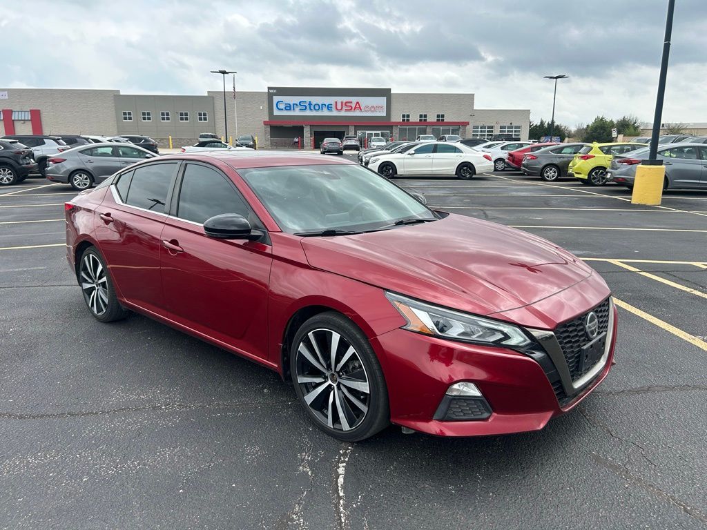 Red (Scarlet Ember Tintcoat) 2021 Nissan Altima 2.5 SR FWD Sedan Front-Wheel Drive Continuously Variable Transmission
