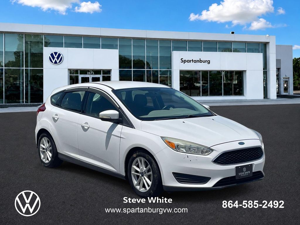 2015 Ford Focus SE Hatchback