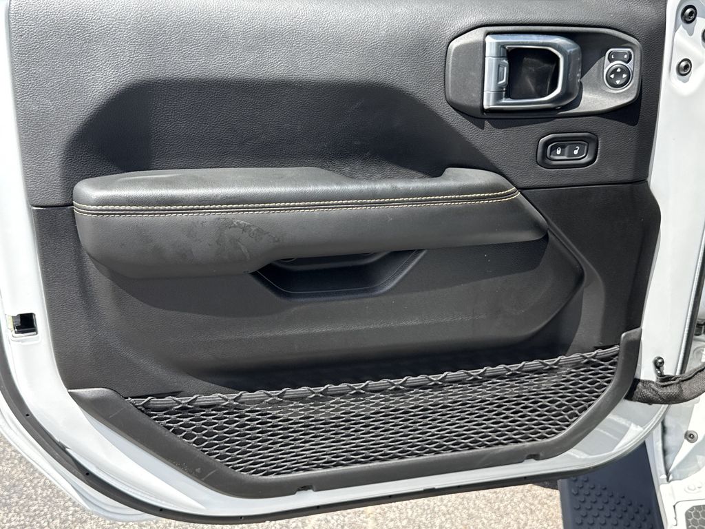 2024 Jeep Wrangler Sahara 4xe White at River Oaks CDJR