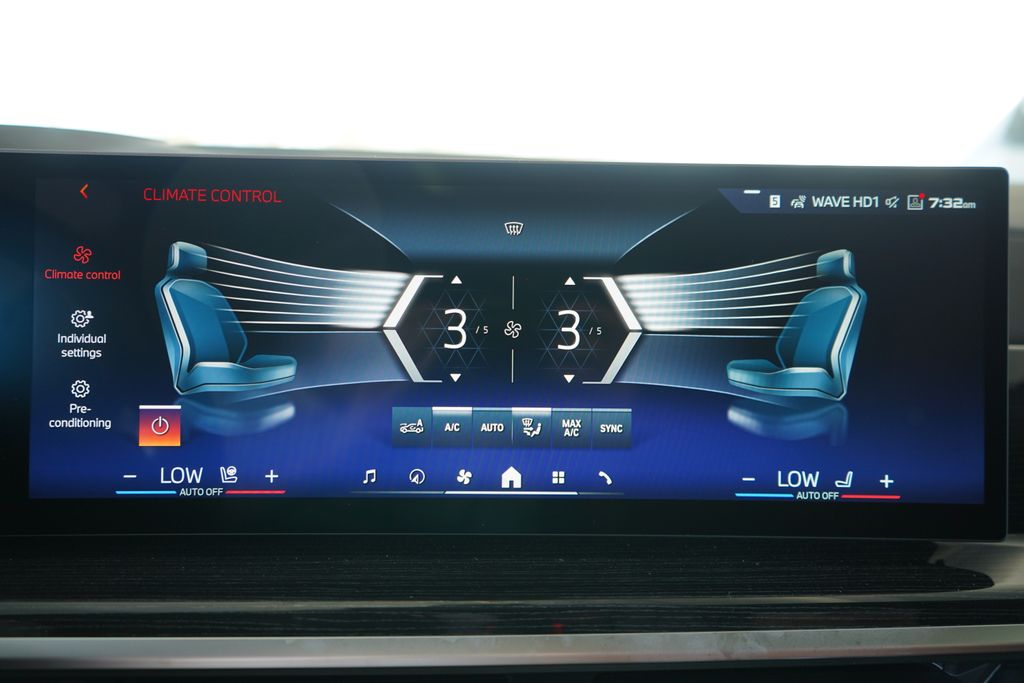 Thumbnail: 2025 BMW X7 - 18