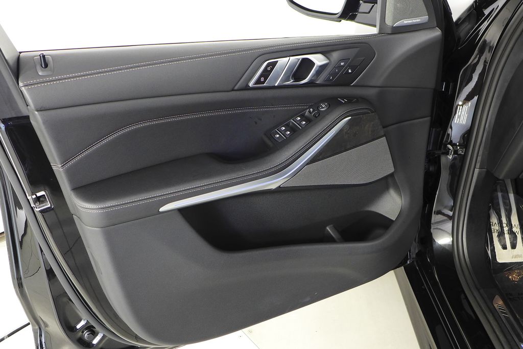 Thumbnail: 2024 BMW X5 - 11