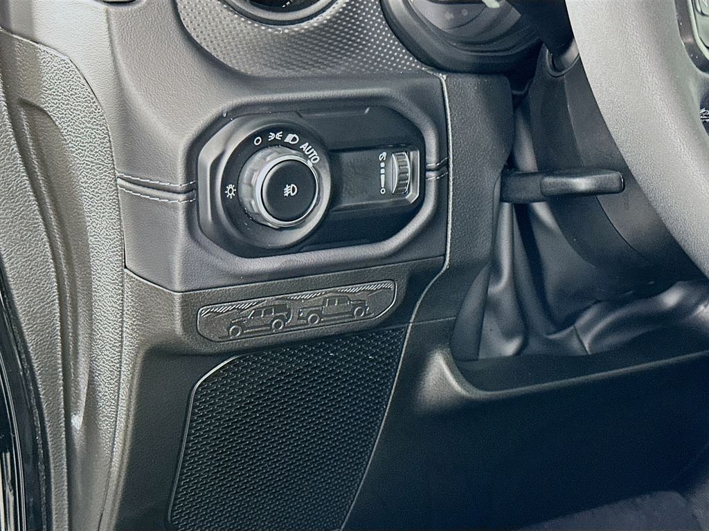 Thumbnail: 2025 Jeep Wrangler - 10