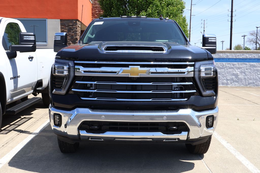 2025 Chevrolet Silverado 3500 LTZ 2
