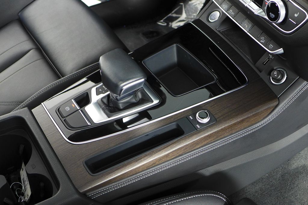 Thumbnail: 2023 Audi Q5 - 15