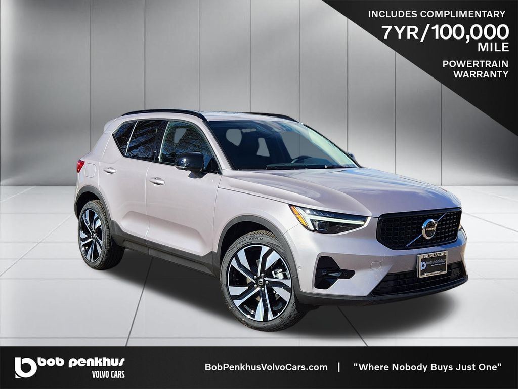2026 Volvo XC40 B5 Plus