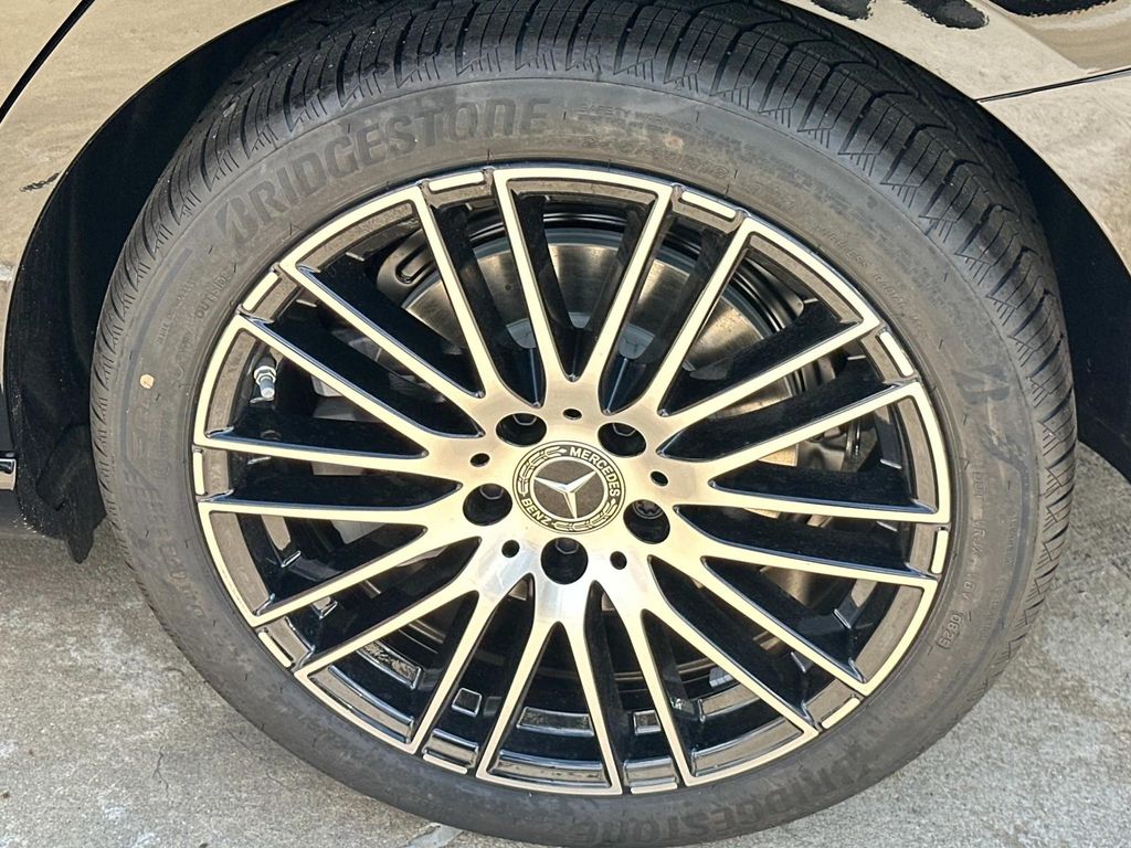 Thumbnail: 2025 Mercedes-Benz C-Class - 7