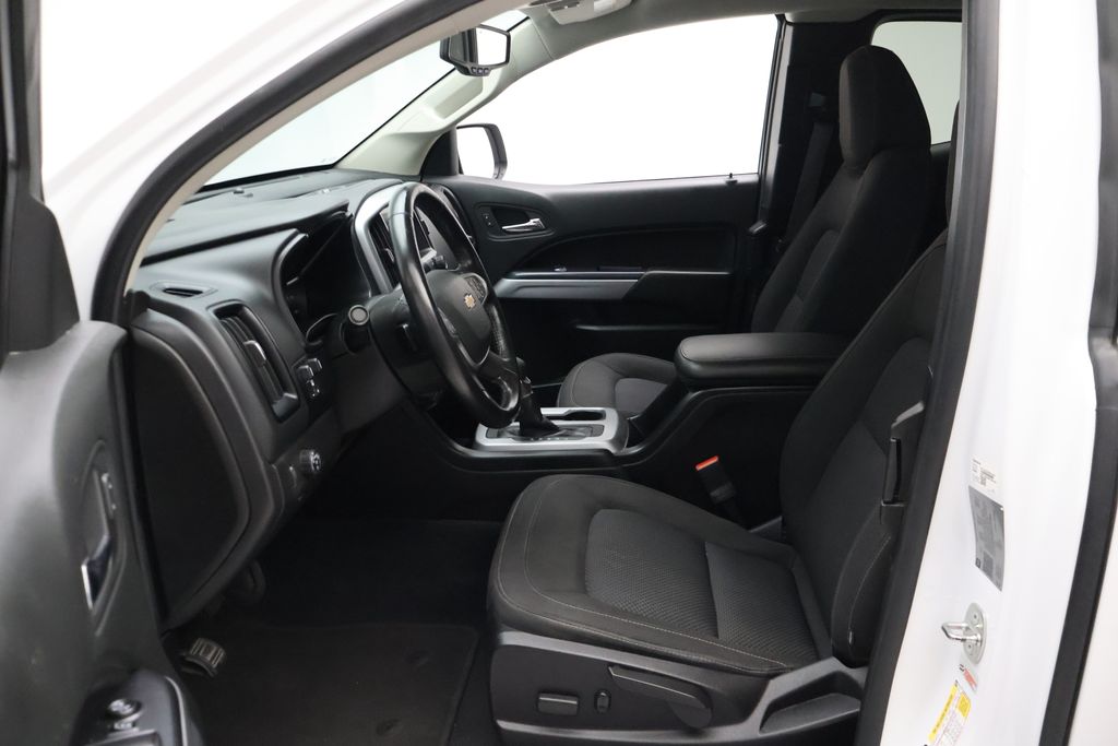 Thumbnail: 2022 Chevrolet Colorado - 14