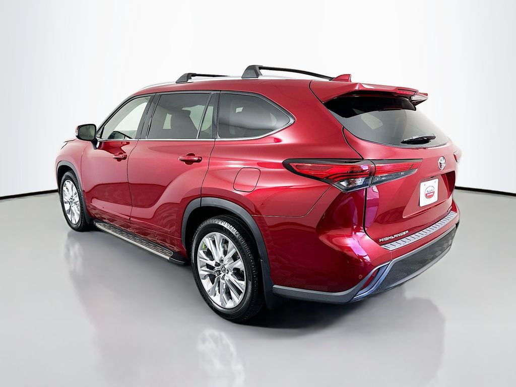 Thumbnail: 2021 Toyota Highlander - 7