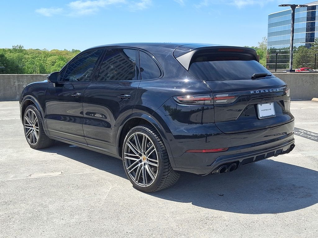 Thumbnail: 2022 Porsche Cayenne - 3