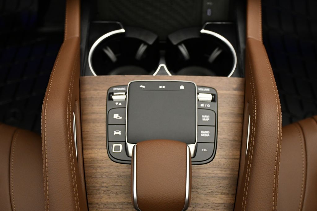 Thumbnail: 2026 Mercedes-Benz GLE - 30