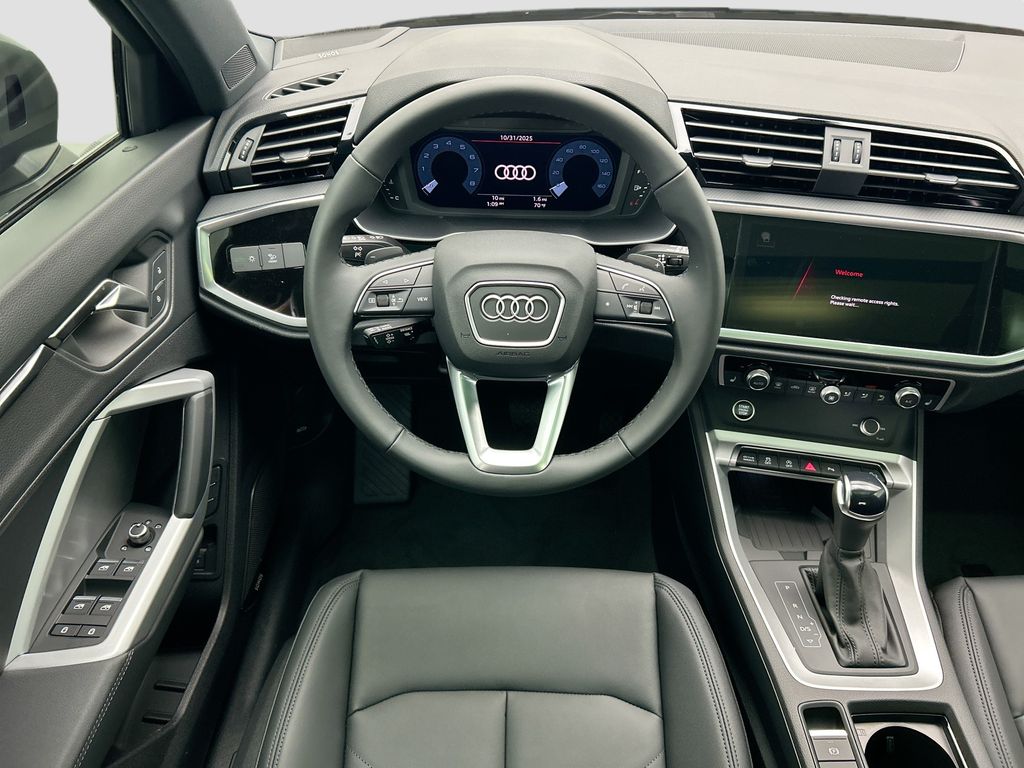 Thumbnail: 2025 Audi Q3 - 10