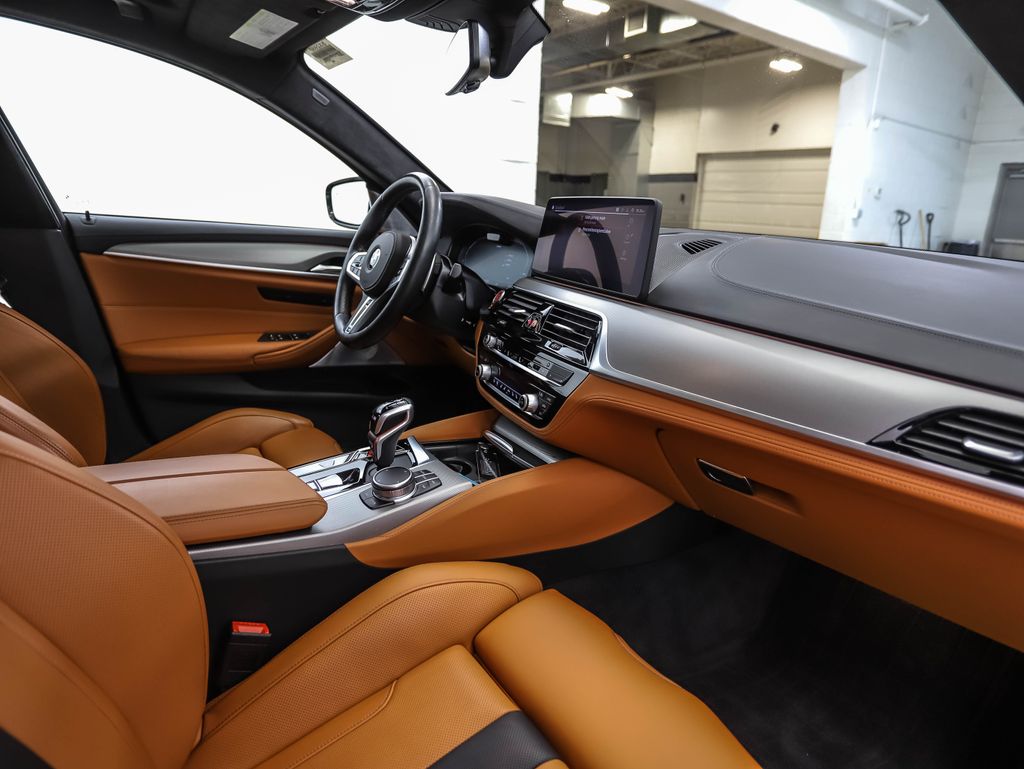 Thumbnail: 2022 BMW M5 - 29