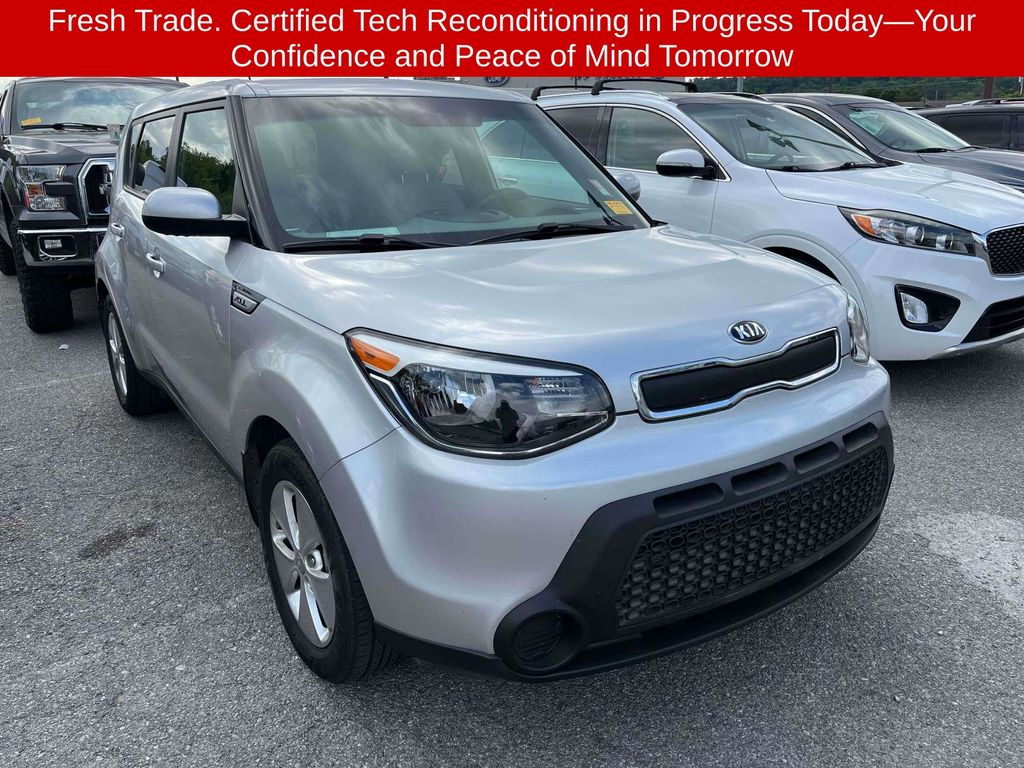 Bright Silver 2016 Kia Soul Base Wagon Front-Wheel Drive 6-Speed Automatic