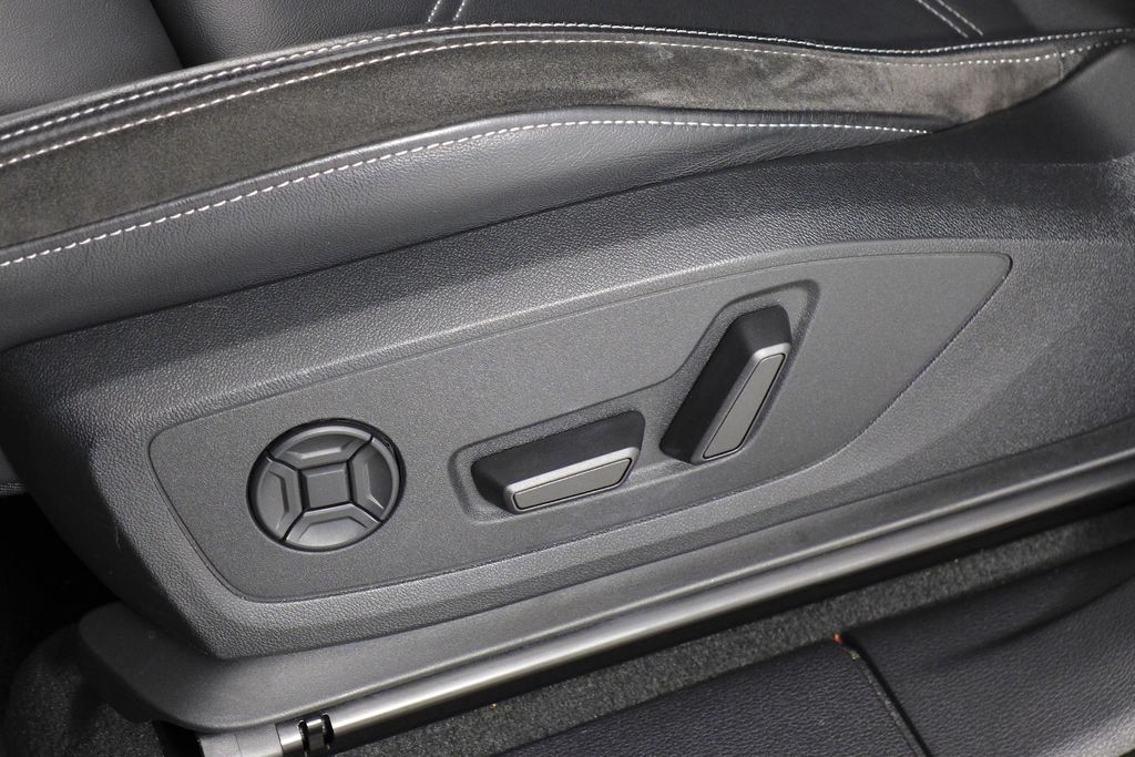 Thumbnail: 2022 Audi Q3 - 23