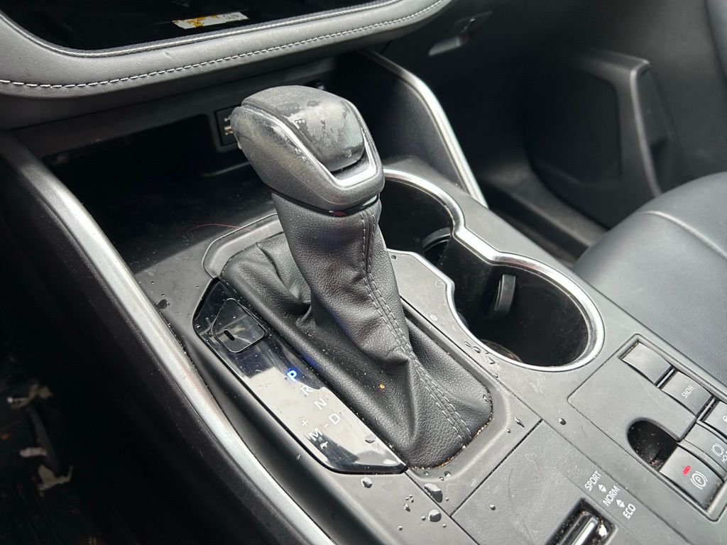 Thumbnail: 2024 Toyota Highlander - 28