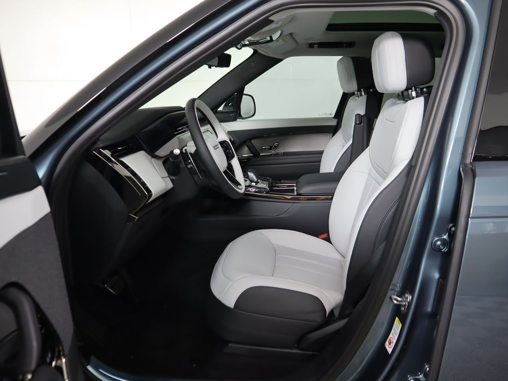 Thumbnail: 2025 Land Rover Range Rover Sport - 21