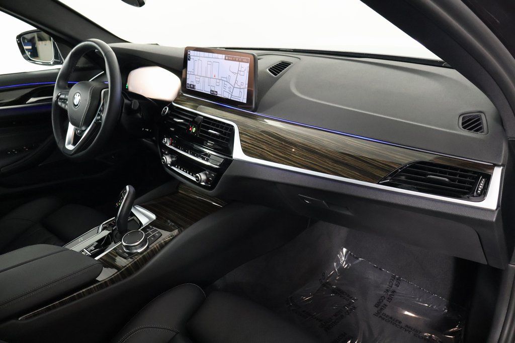 Thumbnail: 2023 BMW 5 Series - 9